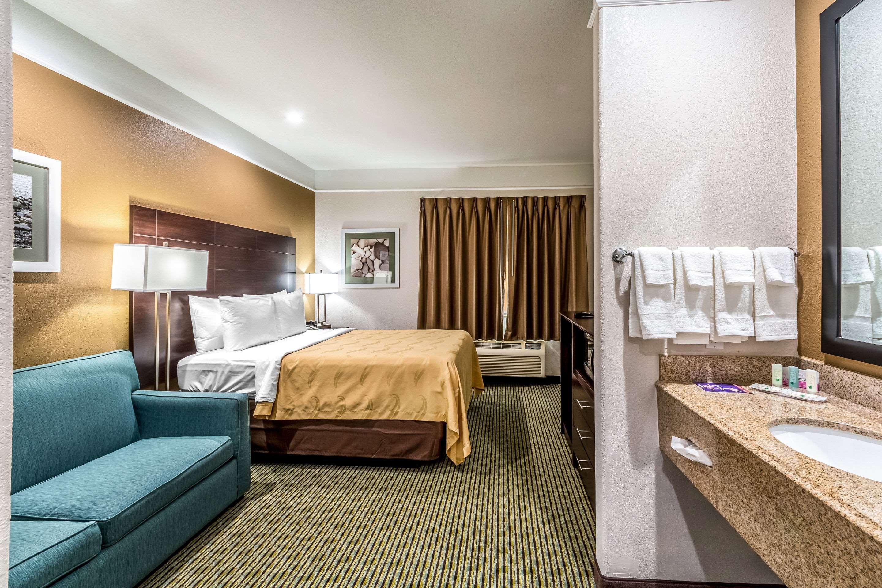 Quality Inn & Suites Seaworld North San Antonio Extérieur photo