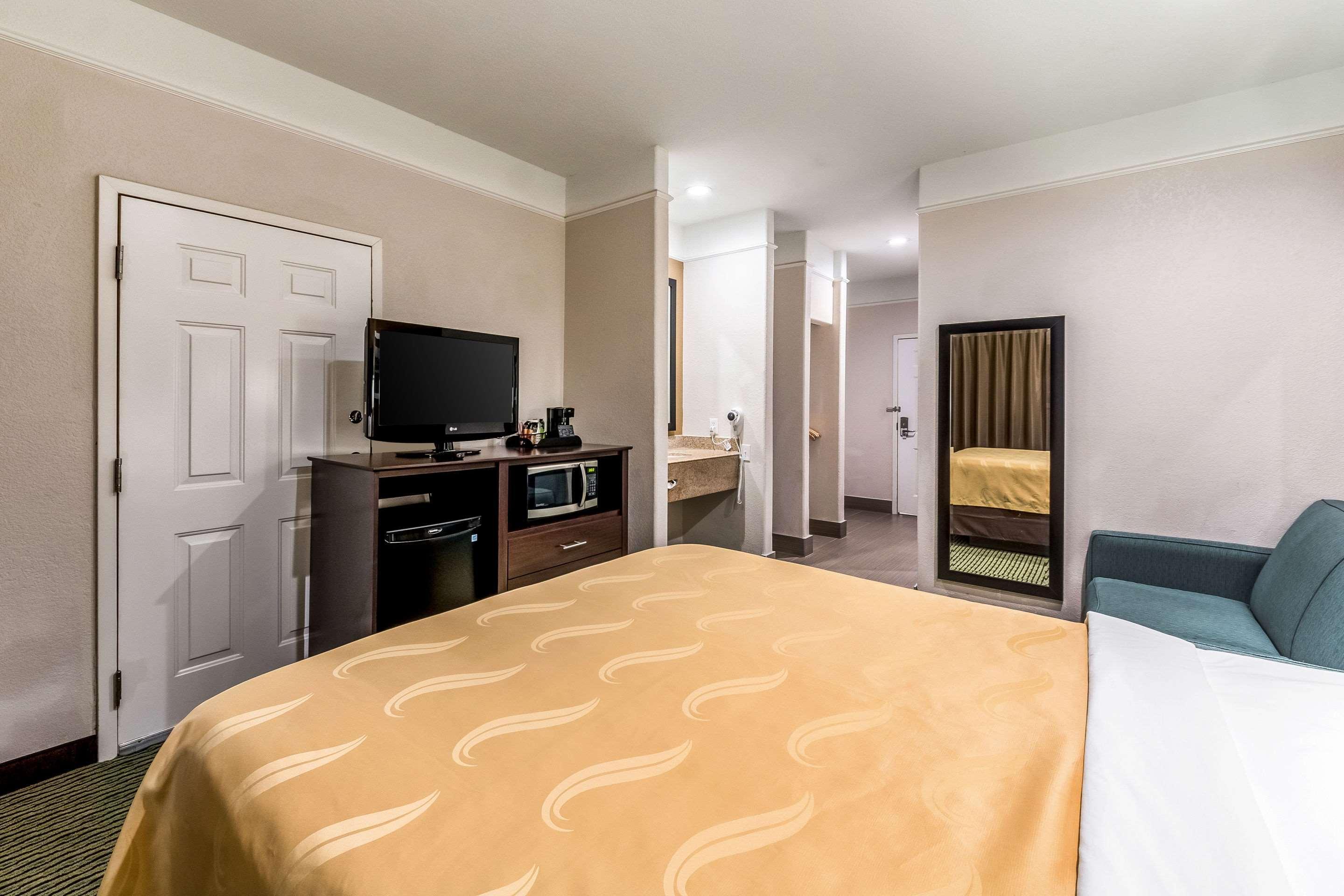 Quality Inn & Suites Seaworld North San Antonio Extérieur photo