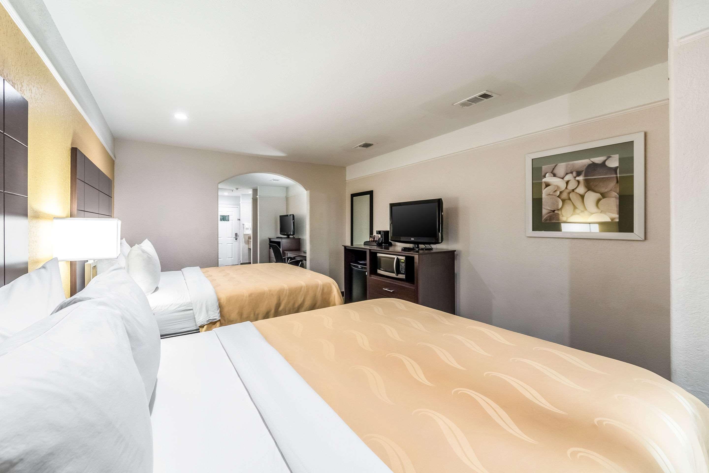 Quality Inn & Suites Seaworld North San Antonio Extérieur photo