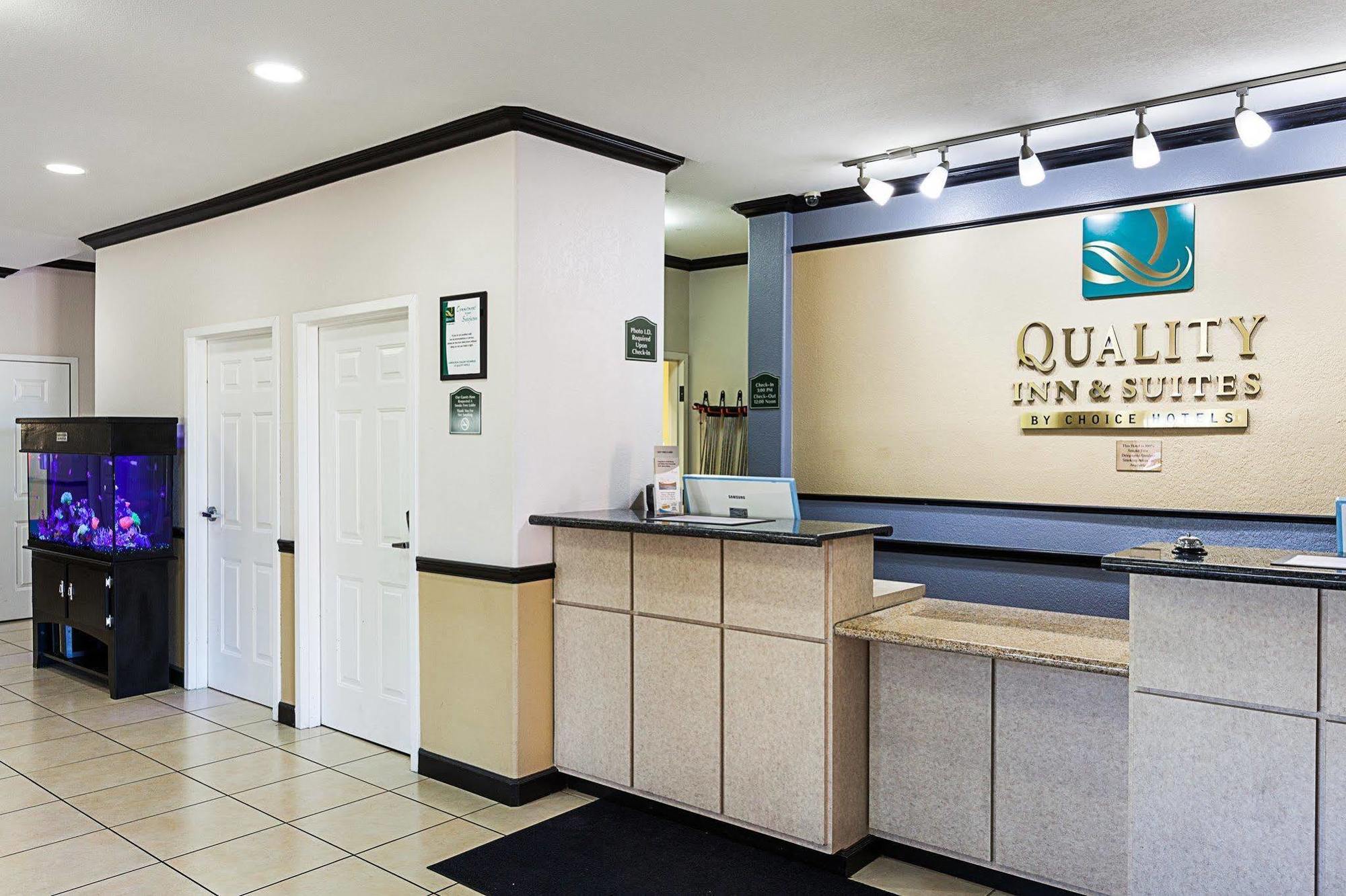 Quality Inn & Suites Seaworld North San Antonio Extérieur photo