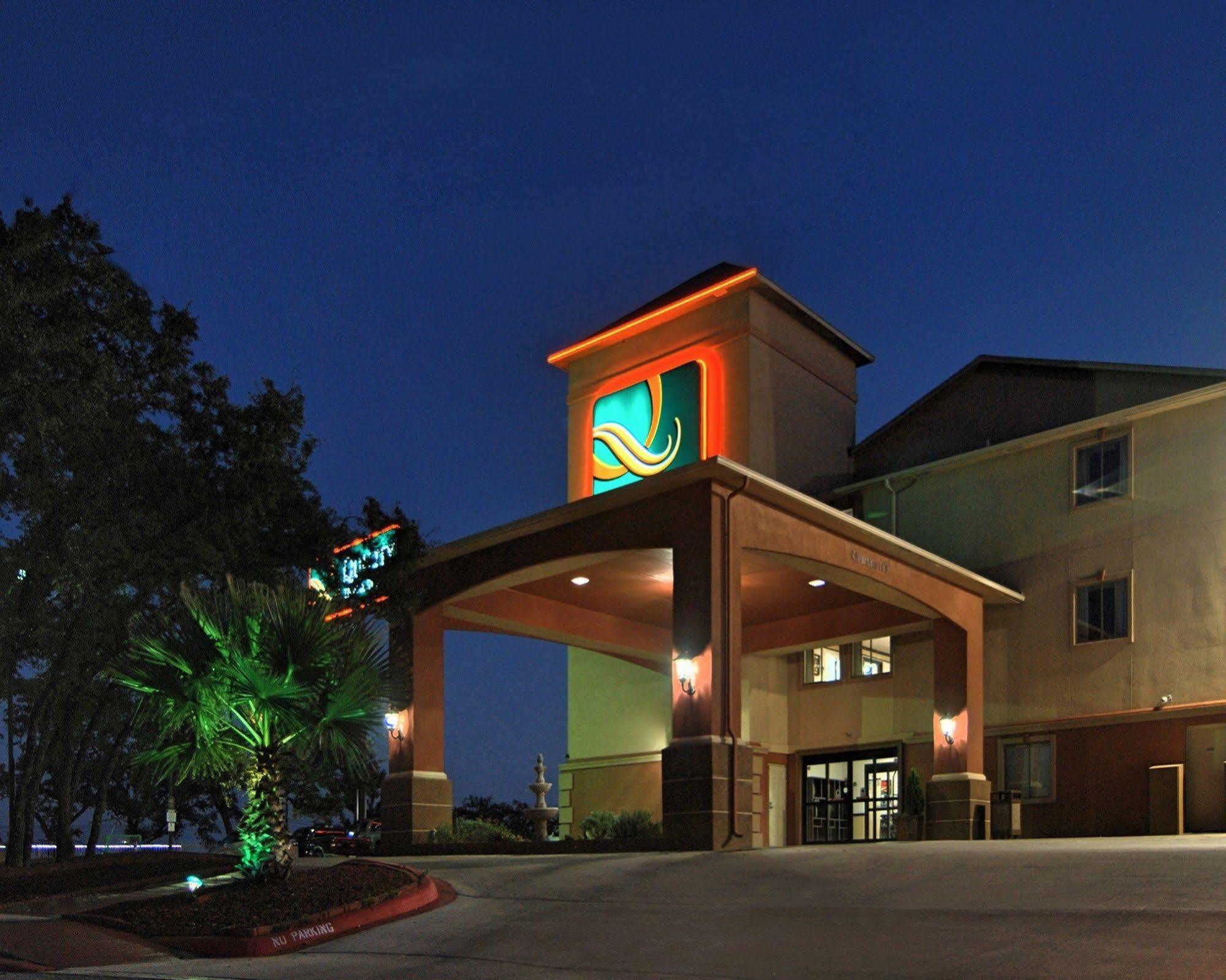 Quality Inn & Suites Seaworld North San Antonio Extérieur photo