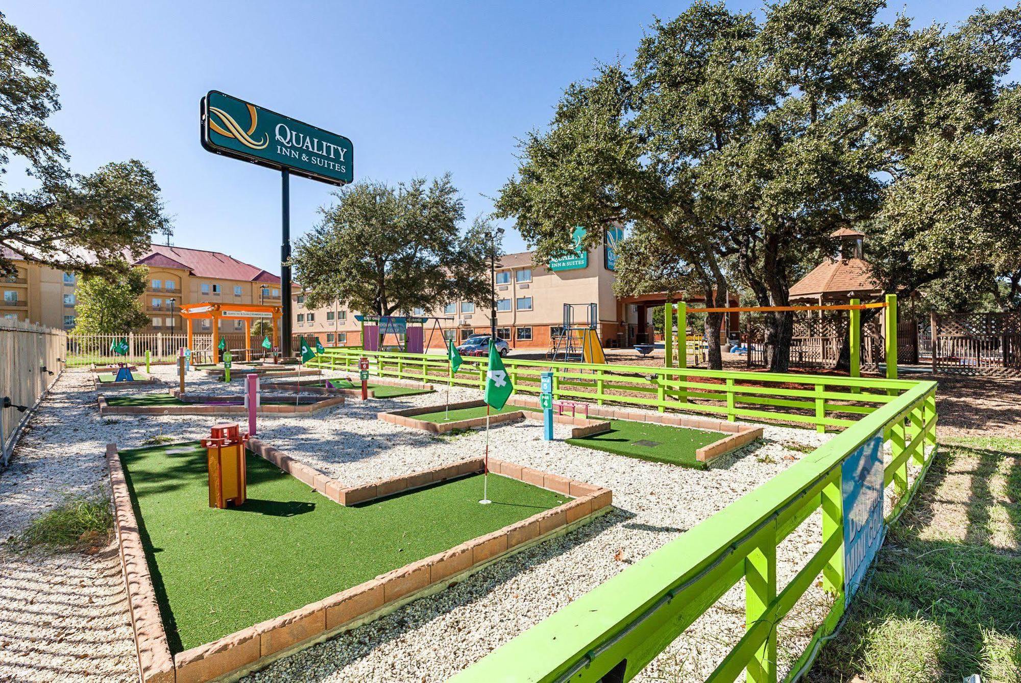 Quality Inn & Suites Seaworld North San Antonio Extérieur photo